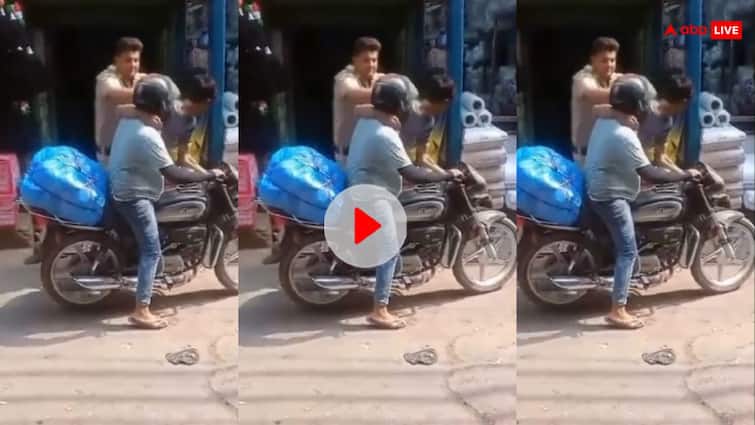 delhi police share viral video policeman hold pickpocket neck recorded in cctv viral on Social media Viral Video: इसे कहते हैं बुरी किस्मत...जेब काटते ही पुलिसवाले ने पकड़ ली गर्दन, चोरी का लाइव वीडियो कैमरे में हुआ कैद