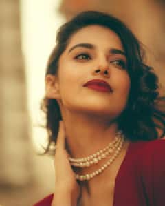 Meenakshi Chaudhary Latest Photos: గుంటూరు మిర్చిలా ఘాటుగా ఉన్న మీనాక్షి !