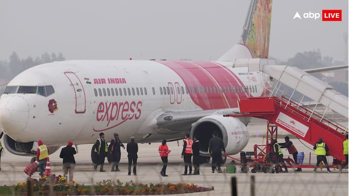 Air India Express Flights: एयर इंडिया एक्सप्रेस ने अपनी करीब 70 फ्लाइट्स को कैंसिल कर दिया है. जिसके बाद वो तमाम यात्री काफी परेशान हैं, जिन्होंने टिकट बुक कराया था.