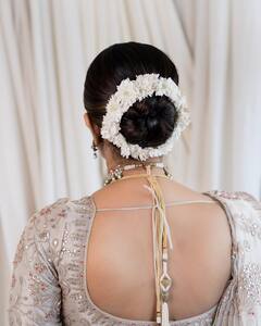 Bridal Bun: गुलाब या मोगरा के बजाय, इन फूलों से करें ब्राइडल बन को डेकोरेट, फिर दिखेंगी सबसे अलग और खास