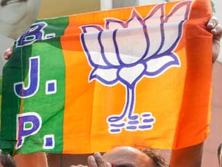Lok Sabha Election 2024 : कन्नौज में मतदान शुरू, सुब्रत पाठक ने कही बड़ी बात ... 2 Kannauj lok sabha election voting bjp alleges problem in voting Subrat pathak vs Akhilesh yadav | कन्नौज में अधिकारी कर वोटिंग में दिक़्क़त! BJP ने उठाए सवाल