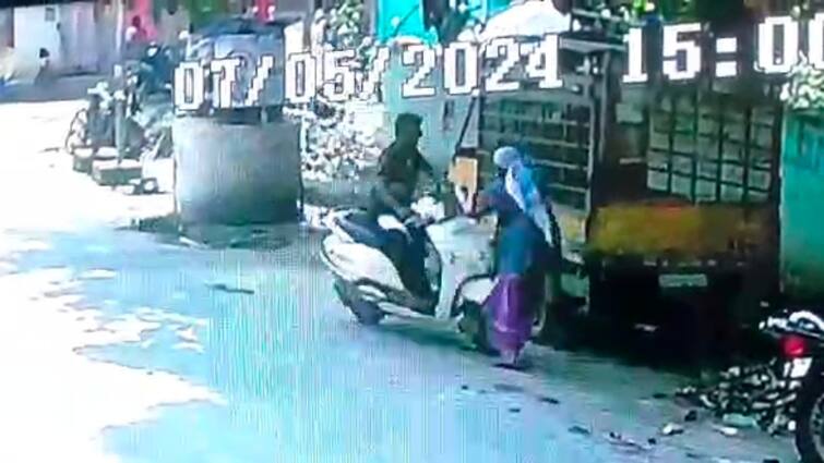 The person who knocked down the cleanliness worker in the two-wheeled sky- a dead man தூய்மை பணியாளரை இருசக்கர வாகனத்தில் இடித்து சென்ற நபர்- மரித்துப்போன மனிதம்