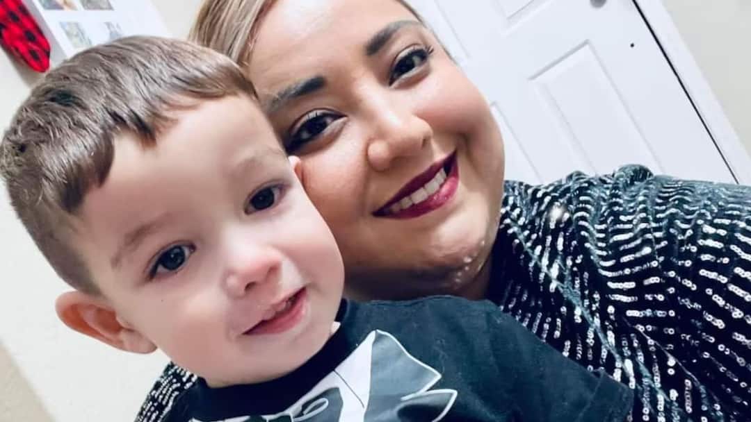 Crime: அப்பாவுக்கு குட் பை சொல்லு - 3 வயது மகனை சுட்டுக்கொன்றுவிட்டு தாய் தற்கொலை! விசாரனையில் அதிர்ச்சி Texas mother sent text to ex-husband saying, 'Say goodbye to your son' before killing boy in tamil Crime: அப்பாவுக்கு குட் பை சொல்லு - 3 வயது மகனை சுட்டுக்கொன்றுவிட்டு தாய் தற்கொலை! விசாரனையில் அதிர்ச்சி