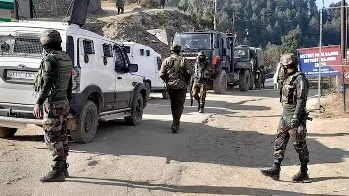 NIAએ બાસિત પર 10 લાખ રૂપિયાના ઈનામની જાહેરાત કરી હતી. બાસિત ડારના મોતને TRF માટે મોટો ફટકો માનવામાં આવી રહ્યો છે.