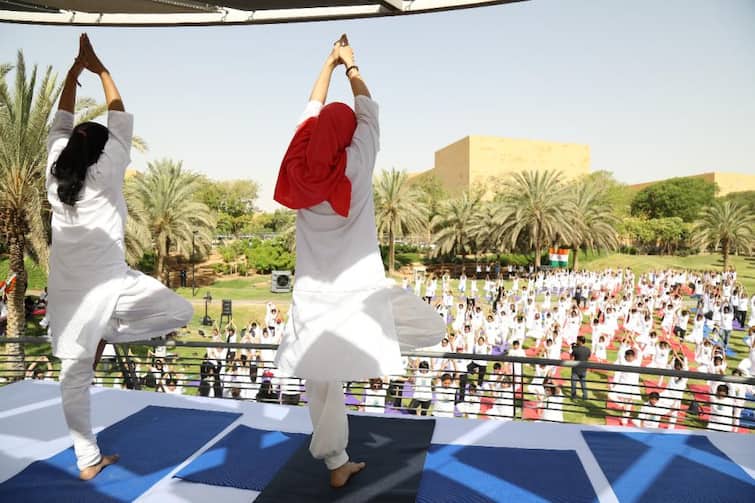 Yoga becomes halal in Saudi Arabia programs held in Riyadh Mecca PM Narendra Modi praised Yoga In Saudi Arabia : सऊदी अरब में योग हुआ 'हलाल', मालदीव, मलेशिया, पाकिस्तान को है आपत्ति