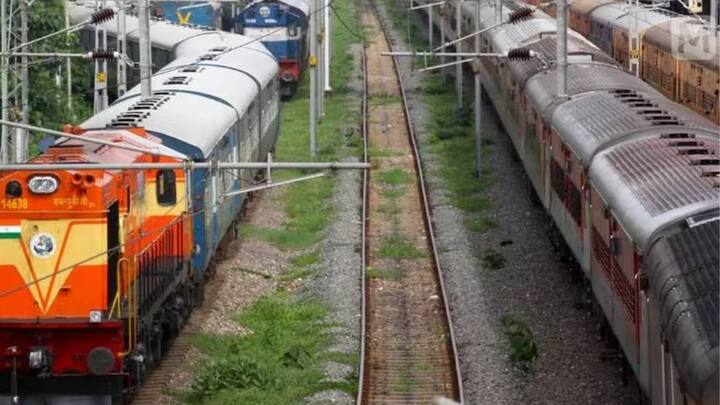 लेकिन कई बार तत्काल में टिकट न मिलने पर लोग प्रीमियम तत्काल के ऑप्शन से टिकट बुक करने के लिए ट्राई करते हैं. प्रीमियम तत्काल तत्काल से भी महंगा हो सकता है. यहां टिकटों की डिमांड के आधार पर कीमत बदलती रहती है.