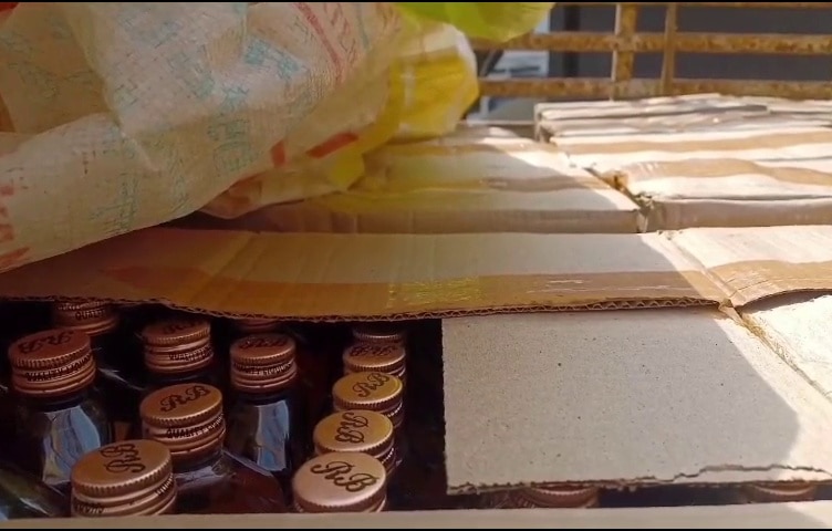 Money Seized: తెలుగు రాష్ట్రాల్లో ఎన్నికల టైం - లారీలో రూ.8.40 కోట్లు కాలేజీ బ్యాగ్ లో రూ.55 లక్షలు సీజ్, పోలీసుల విస్తృత తనిఖీలు