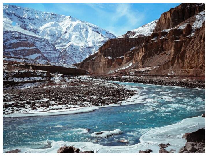 चाका मीडोज: यहां की हरी-भरी घास के मैदान और पहाड़ों की श्रृंखला देखने में बेहद खूबसूरत हैं. यह जगह पिकनिक मनाने के लिए सबसे सही है.