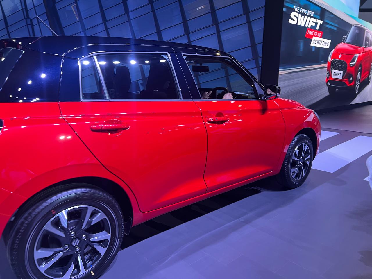 2024 Maruti Suzuki Swift: নতুন সুইফট আনল মারুতি সুজুকি, কত লাখ টাকা দাম, কী বিশেষ বৈশিষ্ট্য জানেন ?