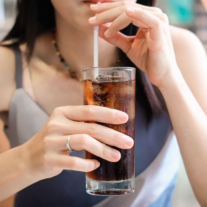 Sugary drinks: Packaged fruit juices and sodas, commonly consumed in large quantities during the summer months, remove water from body tissues and promote dehydration.