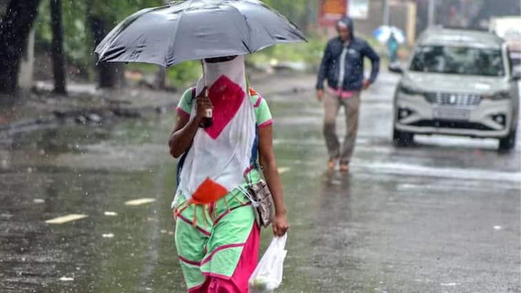 Tamil Nadu is likely to experience heavy rains in a few districts for the next 4 days, according to the Meteorological Department. TN Weather Update: அடுத்த 7 நாட்களுக்கு கோடை மழை இருக்கும்.. எந்த மாவட்டங்களுக்கு கனமழை எச்சரிக்கை?