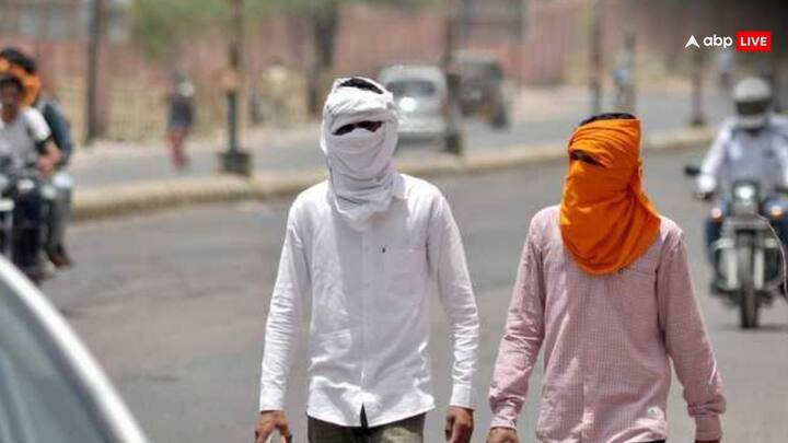 गुरुवार यानी आज (9 मई 2024) सुबह से ही हवाओं के चलने से दिल्ली-एनसीआर में मौसम सुहाना बना हुआ है. मौसम विभाग का कहना है कि वेस्टर्न डिस्टरबेंस की वजह से दिल्ली समेत आसपास के कई इलाकों में आज बूंदाबांदी की संभावना है, जबकि कल से बारिश और तूफान की संभावना है.