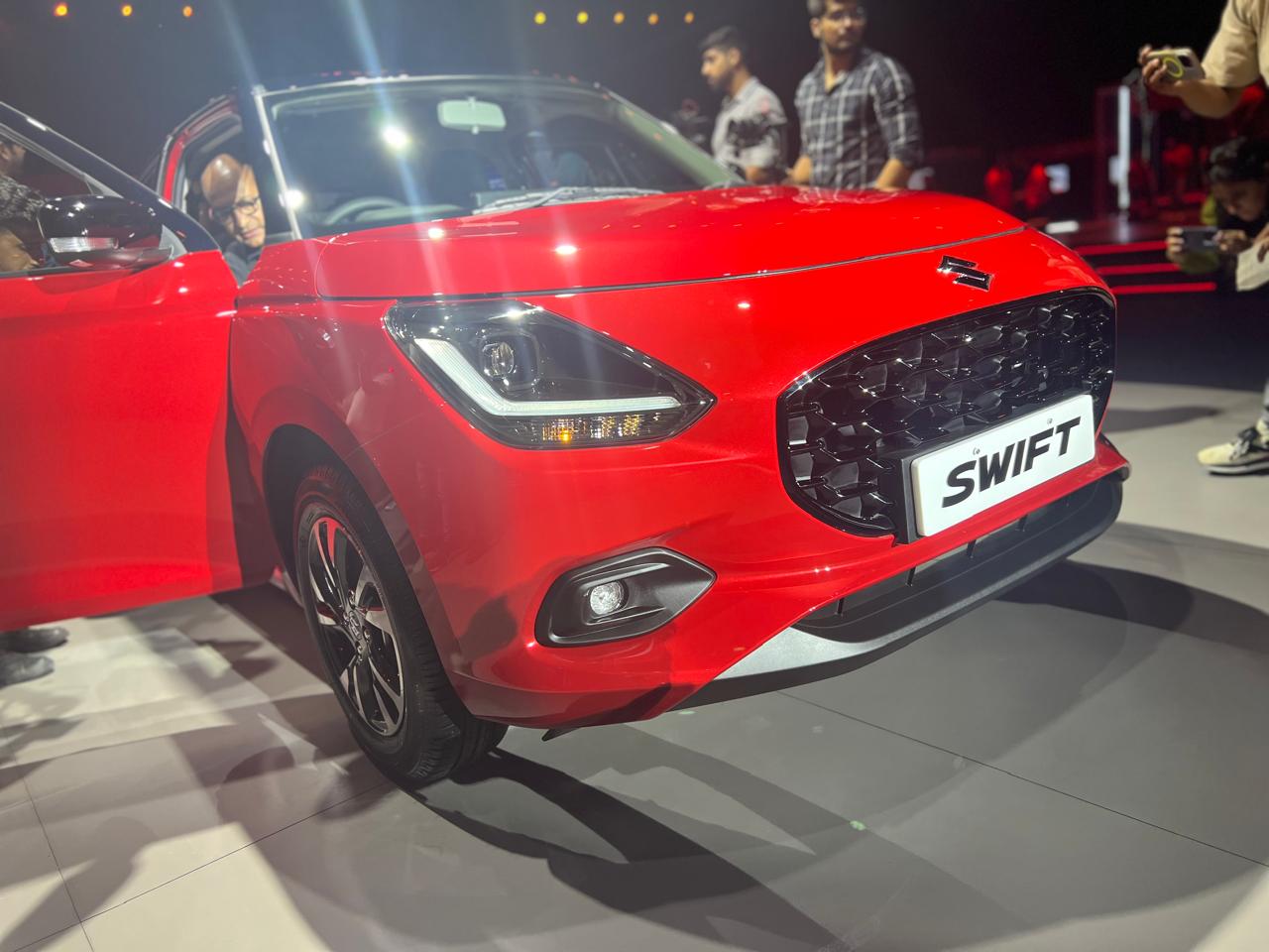 2024 Maruti Suzuki Swift हुई लॉन्च, 7 लाख से भी कम में मिलेगा लग्जरी कार का मजा