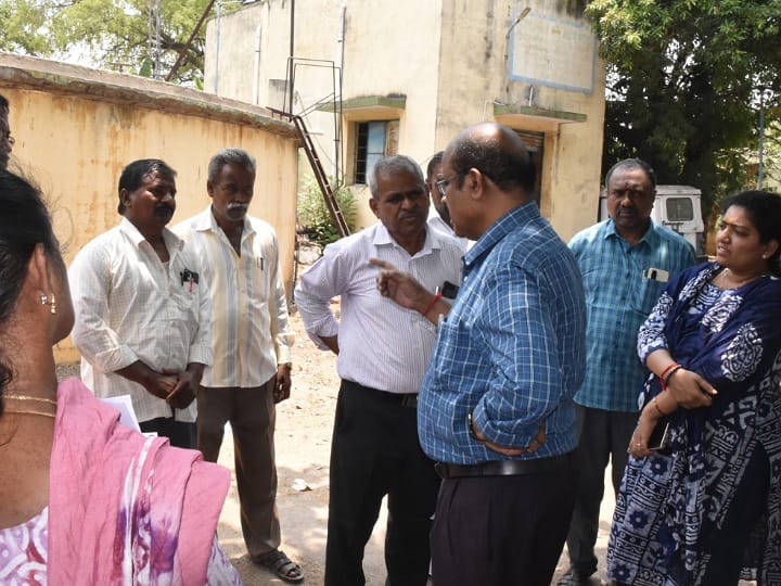 கரூரில் காவிரி குடிநீர் விநியோகம் தொடர்பாக ஆய்வு மேற்கொண்ட மாவட்ட ஆட்சியர்