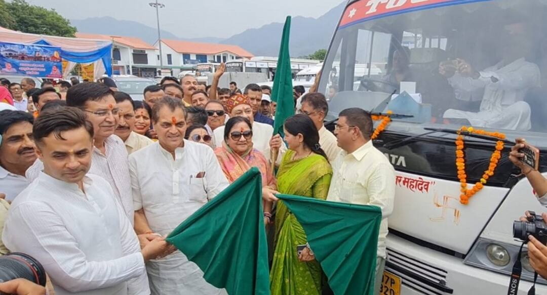 Char Dham Yatra 2024: चारधाम यात्रा के लिए तीर्थयात्रियों का जत्था रवाना, मंत्री प्रेमचंद्र अग्रवाल ने दिखाई हरी झंडी Uttarakhand minister Premchand Aggarwal Chardham pilgrims sent off char dham yatra start today ann Char Dham Yatra 2024: चारधाम यात्रा के लिए तीर्थयात्रियों का जत्था रवाना, मंत्री प्रेमचंद्र अग्रवाल ने दिखाई हरी झंडी