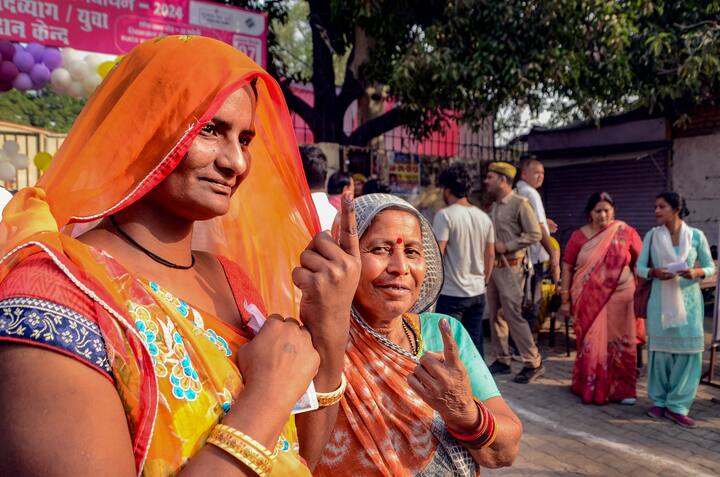 इनमें से 524 सीटें राज्यों की, जबकि 19 सीटें केंद्र शासित प्रदेशों में हैं. ऐसे में क्या आप देश के उन राज्यों के बारे में जानते हैं जहां लोकसभा सीटें सबसे कम हैं.