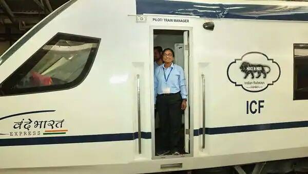 ऐसे में अक्सर लोगों के मन में सवाल उठता होगा कि आखिर ट्रेन ड्राइवर की सैलरी तो अच्छी खासी होती होगी, लेकिन किनती? ये कम ही लोग जानते हैं.