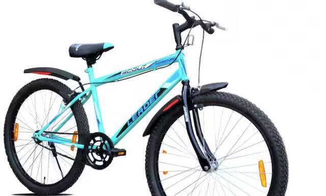 Leader Scout MTB 26-T mountain ਸਾਈਕਲ ਦੀ ਕੀਮਤ 4,999 ਰੁਪਏ ਹੈ। ਇਸ ਸਾਈਕਲ 'ਚ ਹਾਈ ਗ੍ਰਿੱਪ ਹੈਂਡਲ ਬਾਰ ਦੀ ਵਰਤੋਂ ਕੀਤੀ ਗਈ ਹੈ। ਇਸ ਦੀ ਫਰੇਮਿੰਗ 'ਚ 18 ਇੰਚ ਸਟੀਲ ਦੀ ਵਰਤੋਂ ਕੀਤੀ ਗਈ ਹੈ।