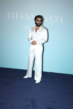 After Removing Wedding Pics, Ranveer Singh Shows Off Wedding Ring At Tiffany Store Launch