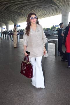 Bhagyashree Looks Radiant In Casual And Comfy Outfit At Mumbai Airport - See Pics
