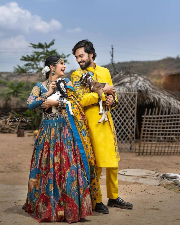 సోషల్ మీడియాలో ఫుల్ యాక్టివ్ గా ఉండే ప్రియాంక..లేటెస్ట్ గా శివకుమార్ తో కలసి దిగిన పిక్స్ షేర్ చేసింది