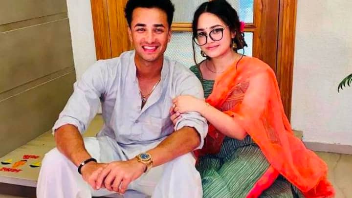 गौरतलब है कि सूरत की मॉडल तान्या सिंह ने 19 फरवरी को फांसी लगाकर खुदकुशी कर ली. इससे पहले तान्या सिंह ने अभिषेक शर्मा को कई मैसेज किए थे. लिहाजा, अभिषेक शर्मा पुलिस के निशाने पर आ गए. (फोटो क्रेडिट- सोशल मीडिया)