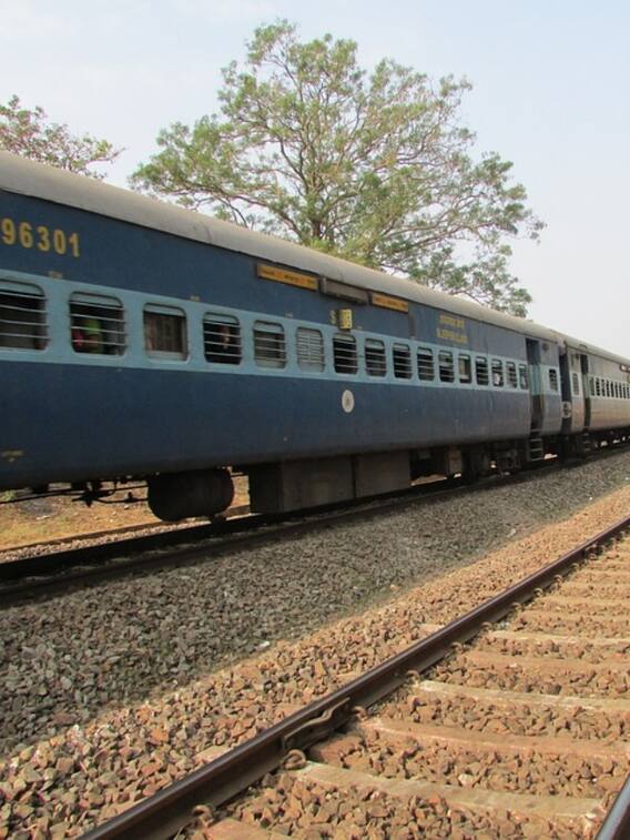 एक ट्रेन को बनाने में कितना खर्च आता है