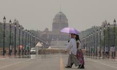 Delhi Weather: दिल्ली में मौसम फिर लेगा करवट, चिलचिलाती गर्मी से मिलेगी राहत? जानें- IMD का अपडेट