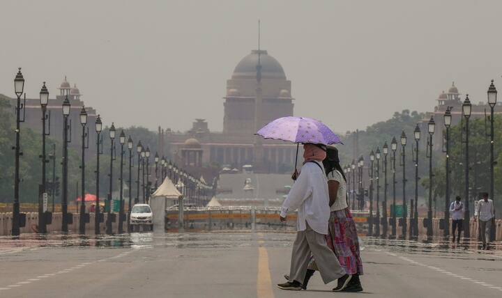 बुधवार को यहां अधिकतम तापमान 39.8 डिग्री और न्यूनतम तापमान सामान्य से दो डिग्री अधिक 27.5 डिग्री सेल्सियस दर्ज किया गया.