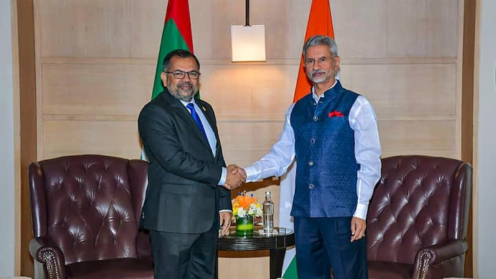 MEA S jaishankar meets Maldives Foreign Minister Moosa Zameer first official visit to India 'Close Partnership With Neighbours Holds Great Value': Jaishankar Welcomes Maldives Foreign Minister