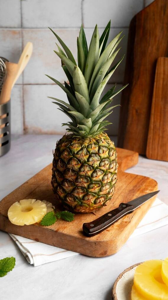 क्यों पाइनेप्पल को लंबे टाइम तक मुंह में नहीं रखना चाहिए