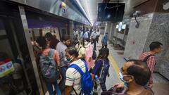 Long Time Standing: বাসে ঝুলে, ট্রেনে দাঁড়িয়ে কাজে যান ? একটানা এভাবে দাঁড়ানো স্বাস্থ্যের জন্য কতটা ভাল ?