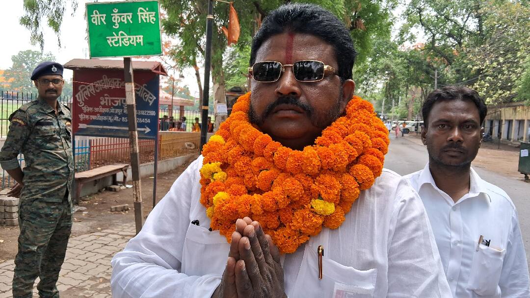 Bihar Lok Sabha Elections: आरा में नामांकन करने पहुंचे इस प्रत्याशी को पुलिस ने किया गिरफ्तार, जानें क्या है मामला? Bihar bhojpur Police arrested candidate who came to file nomination from arrah lok sabha seat elections 2024 ANN Bihar Lok Sabha Elections: आरा में नामांकन करने पहुंचे इस प्रत्याशी को पुलिस ने किया गिरफ्तार, जानें क्या है मामला?