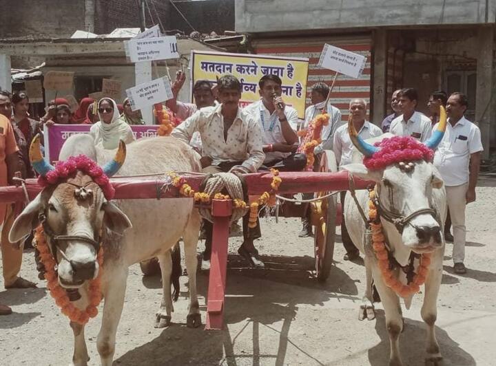 जिला निर्वाचन अधिकारी द्वारा 13 मई को अवकाश की घोषणा की गई है. इस दिन अवकाश रखने वाले कर्मचारियों का उद्योगपतियों द्वारा वेतन भी नहीं काटा जाएगा.  मध्य प्रदेश के कुछ जिलों में जिला निर्वाचन अधिकारी द्वारा इस संबंध में लिखित आदेश तक जारी किया गया है. 