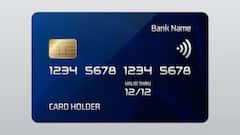 आपके एटीएम कार्ड के भी लगते हैं पैसे, हर साल देना होता है इतने रुपये का चार्ज