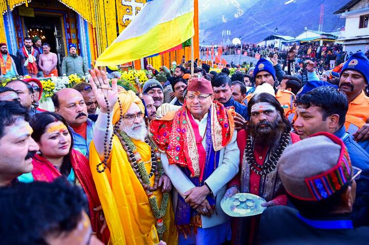 Uttarakhand Chief Minister Pushkar Singh Dhami and his wife Geeta Dhami were present for the darshan of Baba Kedarnath at the time of the opening of the temple doors. (Image Source: PTI)