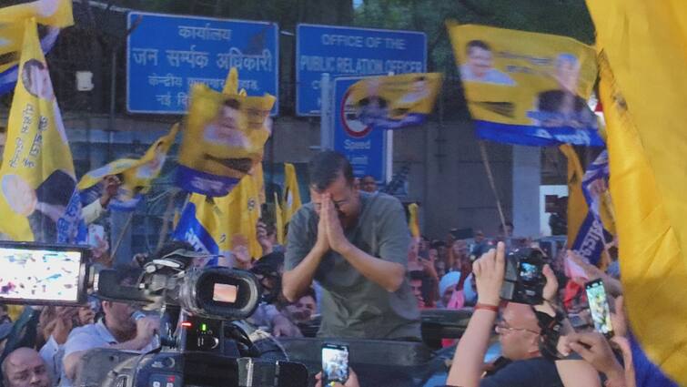 Arvind Kejriwal Released From Tihar Jail after 50 Days, Delhi CM Interim Bail Supreme Court अरविंद केजरीवाल की तिहाड़ जेल से हुई रिहाई, देश में पहली बार 50 दिनों तक जेल में बंद रहे CM