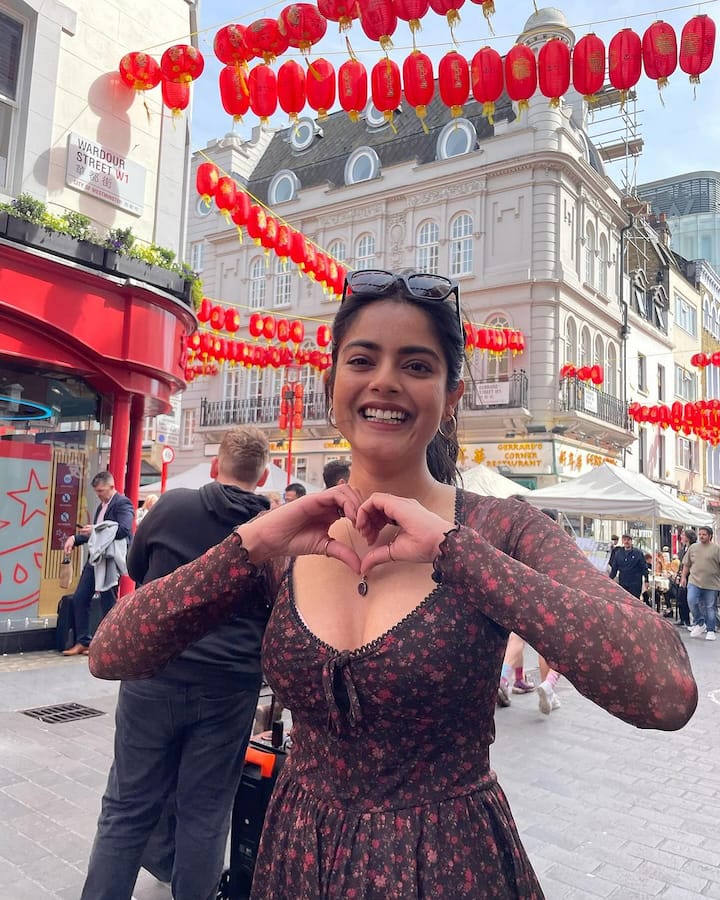 Riddhi Kumar Latest Photos: రిద్ది కుమార్.. ప్రత్యేకంగా పరిచయం అవసరం లేదు. 'లవర్' సినిమాతో టాలీవుడ్ ఎంట్రీ ఇచ్చిన ఈ బ్యూటీ మహారాష్ట్ర పుణేలో జన్మిచ్చింది.