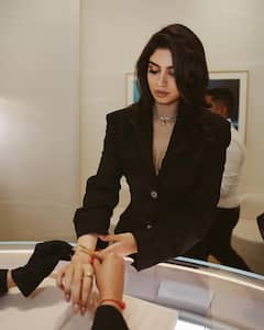 Khushi Kapoor Photos: బ్లాక్ బ్లేజర్ మినీ డ్రెస్‌లో ఖుషీ కపూర్ లుక్ అదిరింది!