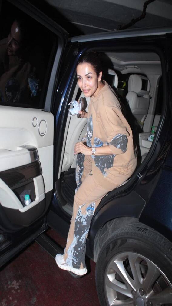 Malaika Arora's Airport Look Is All About Comfort & Style