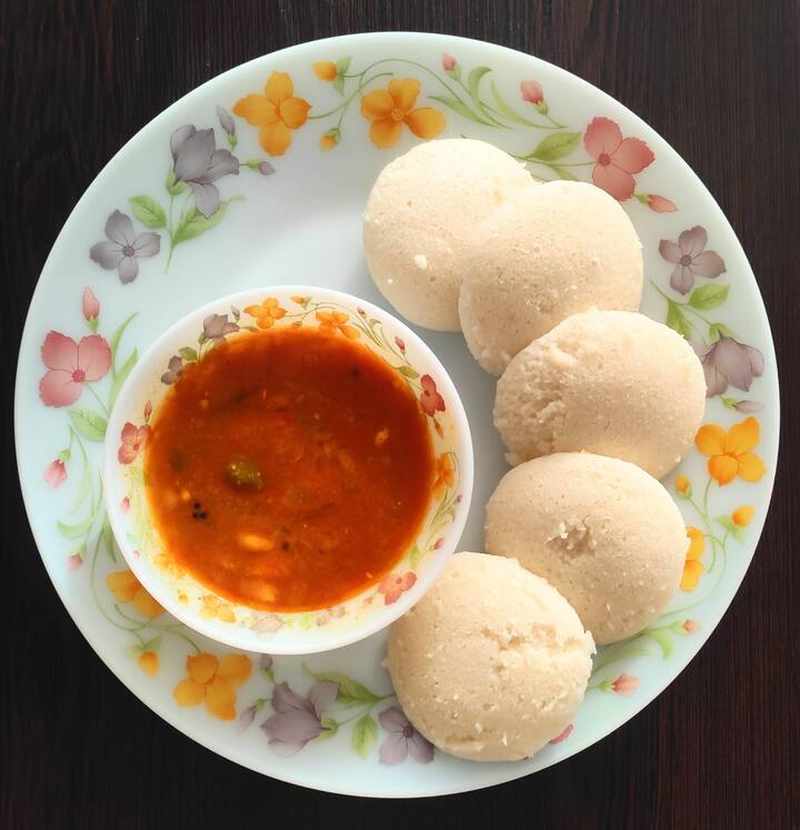 சாம்பாரில் காரம் அதிகமாகிவிட்டால் புலி கரைசல் சேர்த்து கொதிக்கவிட்டால் காரம் குறைந்துவிடும்