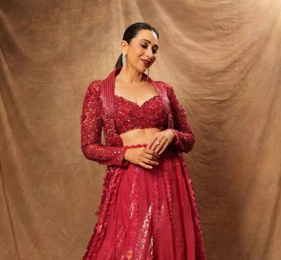 કરિશ્મા કપૂર અને સંજય કપૂરના લગ્ન હંમેશા ચર્ચામાં રહ્યા છે. લગ્નના 13 વર્ષ બાદ કરિશ્મા સંજયથી અલગ થઈ ગઈ હતી.