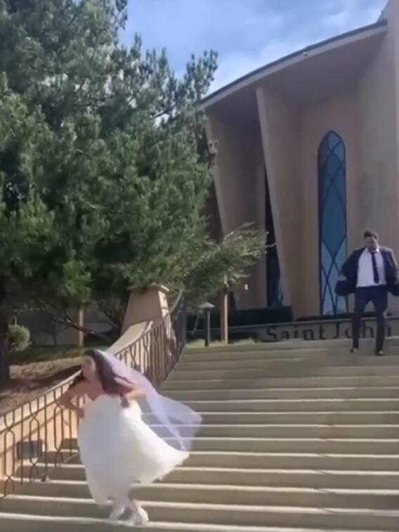 दूल्हे को छोड़ दूसरे के संग भागी दुल्हन