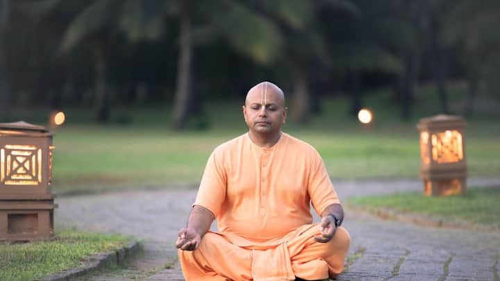 নিজেকে ভালবাসা স্বার্থপরতা নয়, বরং এটি  অন্যকে নিঃস্বার্থভাবে ভালবাসা এবং অন্যদের সেবা করার ভিত্তি। নিজেকে ভালবাসলে, প্রিয়জনদের প্রতিও একই ভালবাসা আসবে।