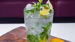 एक गिलास पानी में चुटकी भर नमक मिलाकर बनाएं यह खास ड्रिंक, हीटवेव नहीं छू पाएगी