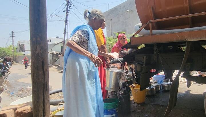 Drinking problem in Bhavnagar people are disturbed  કાળઝાળ ગરમી વચ્ચે ભાવનગરમાં પીવાના પીણીની સમસ્યા, શહેરમાં ચાલી રહ્યું છે ટેન્કર રાજ, લોકો ત્રાહિમામ