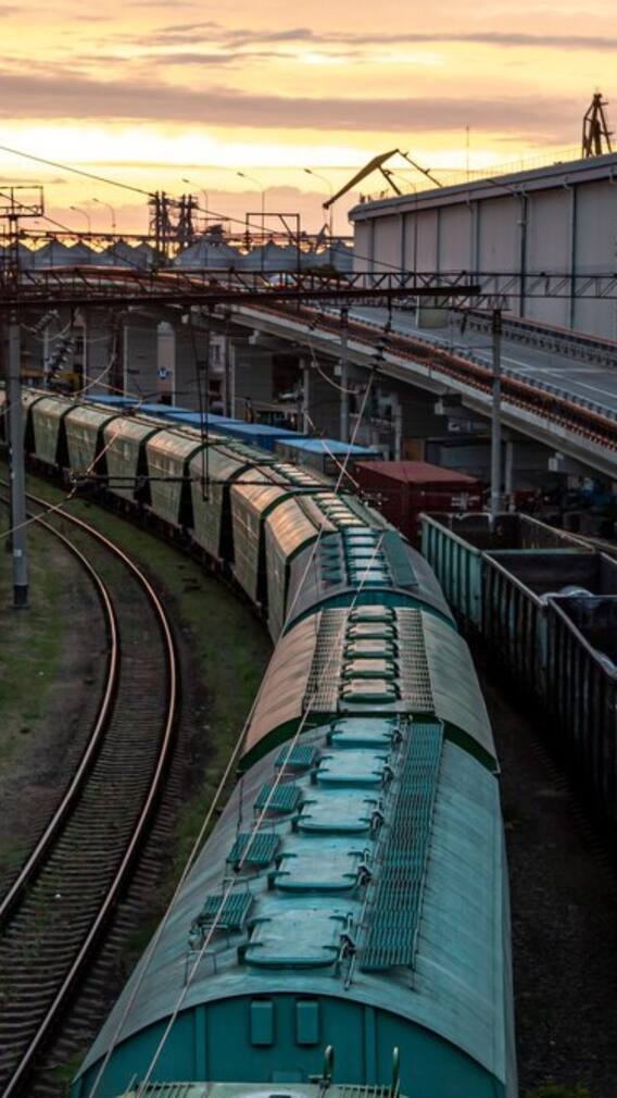 ट्रेन का चार्ट कब तैयार होता है?