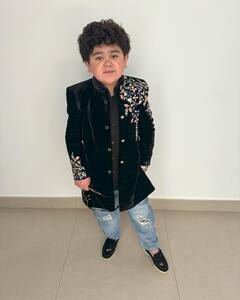 घर की छत से टपकता था पानी, मुश्किलों में गुजरा अब्दू रोजिक का बचपन, आज हैं इतने करोड़ के मालिक