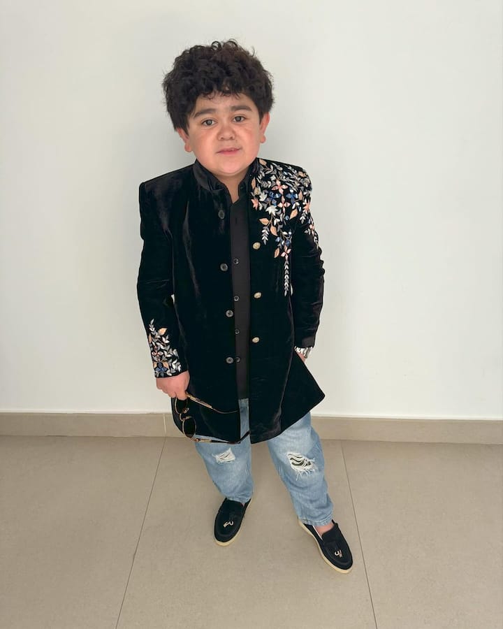 सलमान खान के रियलिटी शो 'बिग बॉस 16' में  ताजिक सिंगर अब्दू रोजिक ने हर किसी का दिल जीता था. इस शो के बाद से ही अब्दू सबके फेवरेट बन गए. अब्दू रोजिक ने बिग बॉस हाउस में भी बहुत कम समय में लोगों के दिलों में अपनी एक अलग ही जगह बना ली थी.