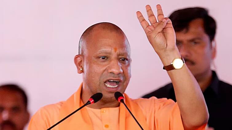 Lok Sabha Election 2024 UP cm yogi Adityanath attack on congress and Samajwadi party in Lakhimpur Kheri ann Lok Sabha Election 2024: लखीमपुर खीरी में बोलें सीएम योगी- 'प्रधानमंत्री के नेतृत्व में नये भारत में आ रहे विकास के नये-नये प्रोजेक्ट'